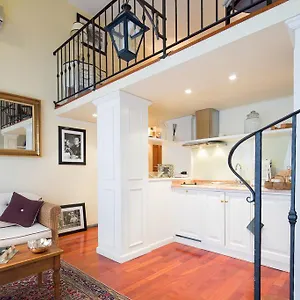 https://old-tower-ponte-vecchio-suite.it-tuscanyhotel.com